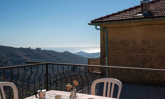 Vasia Apartment | Cosy apartment for 4 guests with WIFI, TV, balcony and pets allowed