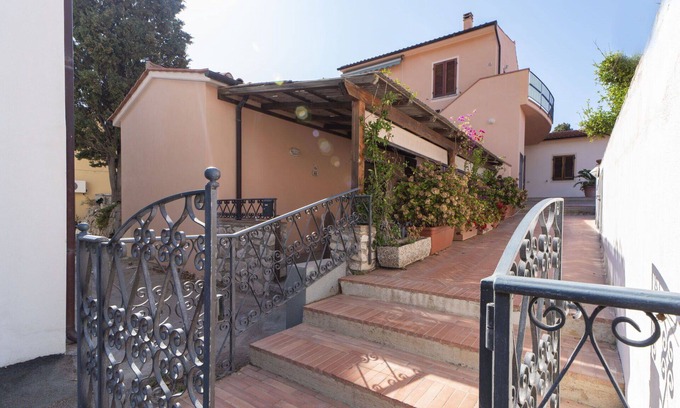 Patresi Apartment | Cosy apartment for 4 guests with A/C, WIFI, TV, terrace and parking