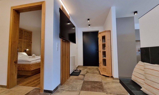 Landeck Apartment | Cosy apartment for 4 people with WIFI, TV and terrace