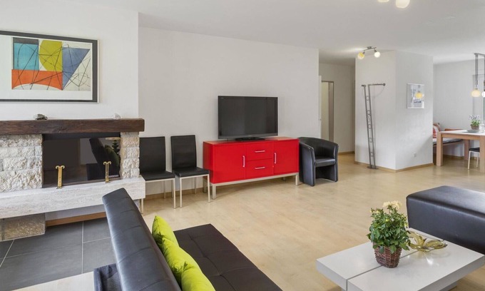 Parpan Apartment | Cosy apartment for 5 guests with WIFI, TV and balcony