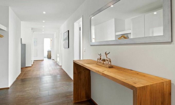 Valbella Apartment | Cosy apartment for 6 people with WIFI, TV and balcony