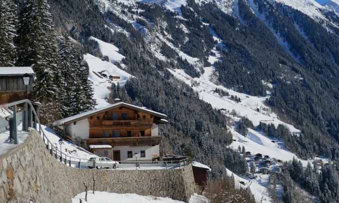 Brandberg Apartment | Cosy apartment for 8 people with WIFI, TV, balcony and parking