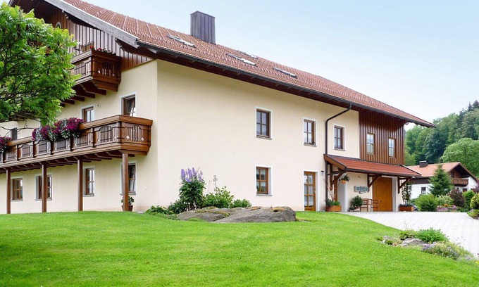 March Apartment | Cosy apartment for 8 guests with WIFI, TV and patio
