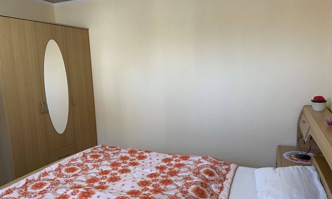 Mirow Apartment | Cosy apartment for 2 guests with TV, patio and pets allowed