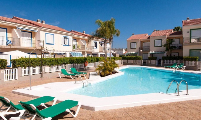 Pasito Blanco Apartment | Cosy apartment for 4 guests with pool, WIFI, A/C, TV, terrace and pets allowed