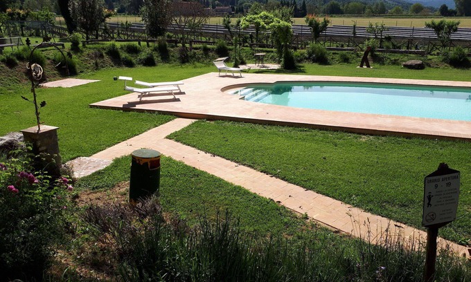 Monteleone d'Orvieto Apartment | Cosy apartment for 4 guests with WIFI, pool and TV