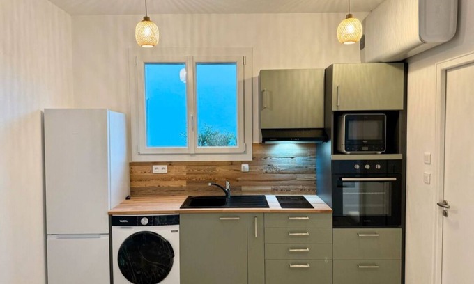 Aire-sur-l'Adour Apartment | Cosy" apartment in a quiet area, Air-conditioned