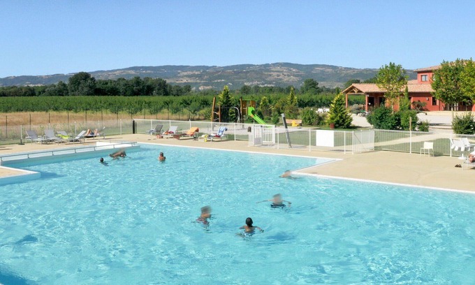 Chateauneuf-sur-Isere House | Cosy apartment in villa for 4 people with WIFI, pool, A/C, TV, terrace and pets allowed