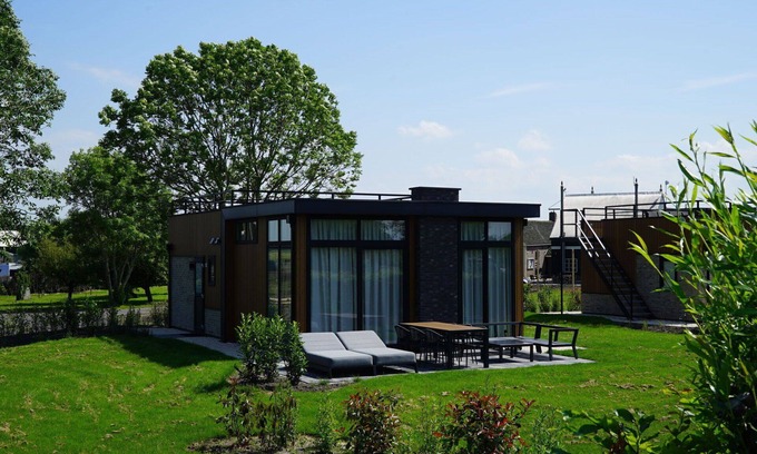 Vleteren House | Cosy apartment in villa for 4 people with WIFI, TV and terrace
