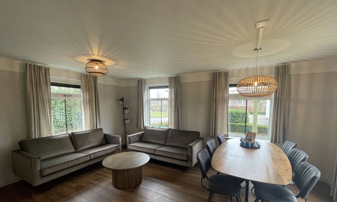 Bant House | Cosy apartment in villa for 6 people with WIFI, TV, pets allowed and parking