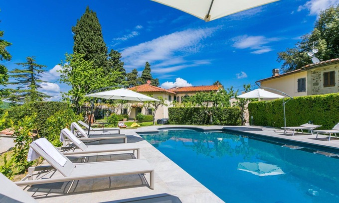 Torsoli Villa | Cosy apartment in villa with private pool, WIFI, TV, terrace, pets allowed and parking