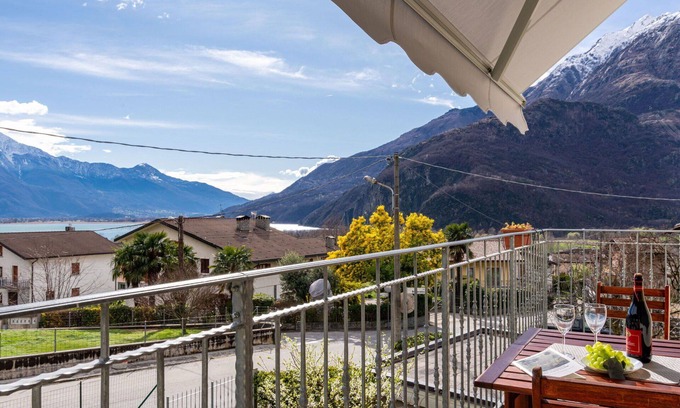 Novate Mezzola Apartment | Cosy apartment for 5 guests with WIFI, TV and balcony