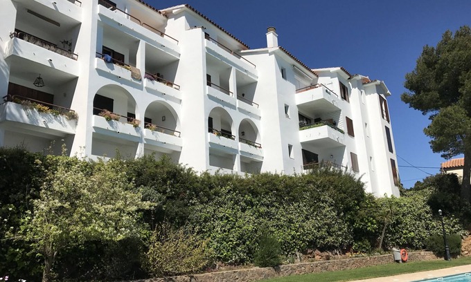 Aiguablava Apartment | Cosy apartment with large pool and a marvellous view to the sea