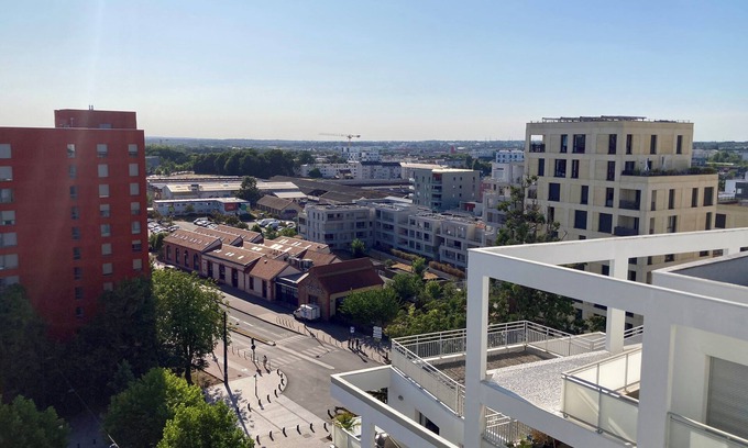 La Courrouze Apartment | Cosy apartment with panoramic view of Rennes
