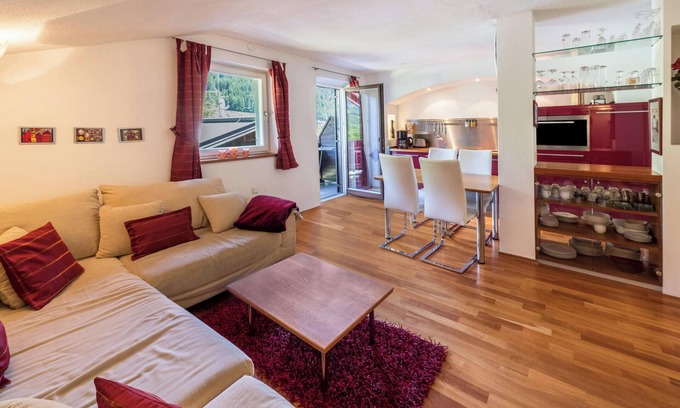 Jochberg Apartment | Cosy Apartment "Wurzhöhe" with Balcony & Wi-Fi; Parking Available