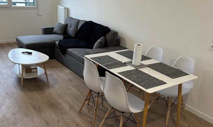 Le Blanc-Mesnil Apartment | Cosy Appt Proche Paris Stade de France Bourget