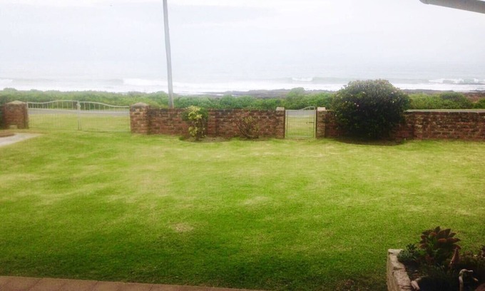 Kidd's Beach House | Cosy beach house with ocean view