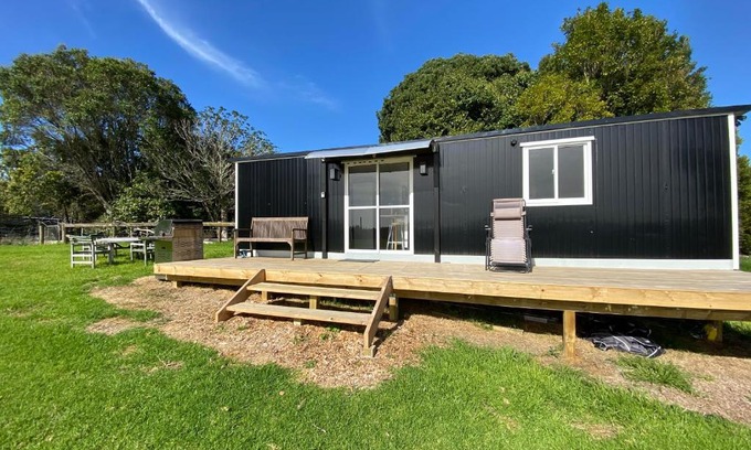 Pukekohe House | Cosy cabin to stay even better than Glamping