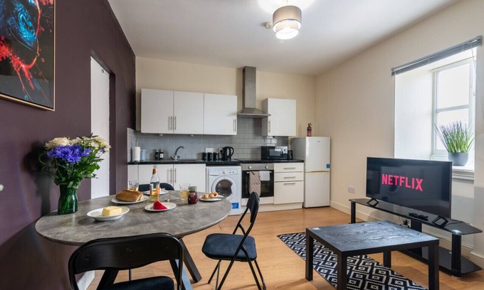 Adamsdown Apartment | Cosy Central Apartment in the Heart of Cardiff