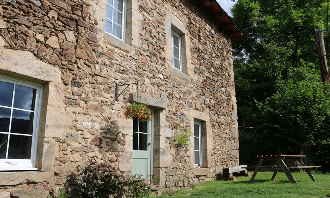 Laval-sur-Doulon Cottage | Cosy cottage in the beautiful Livradois Forest Auvergne
