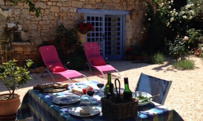 Montcabrier Cottage | Cosy cottage in small charming 13c walled village.