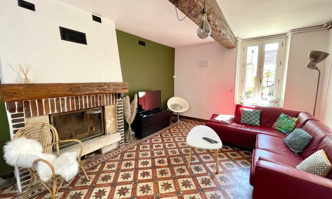 Villiers-sur-Tholon Cottage | Cosy cottage with barbecue & fireplace!