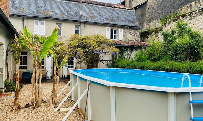 Persac House | Cosy Cottage with pool in the countryside, France