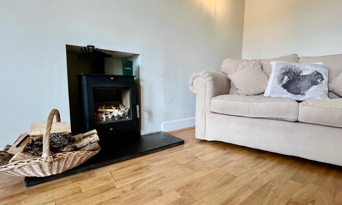 Banchory House | Cosy Country House Finzean, Aberdeenshire. Sleeps 6 & Pet Friendly with Garden
