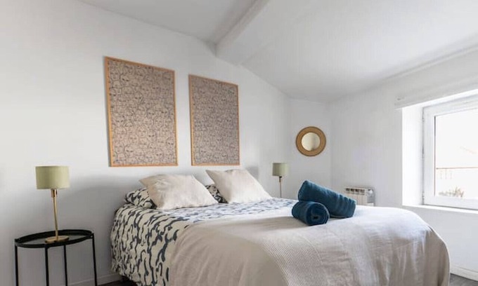 Blatin Apartment | Cosy designer apartment, downtown