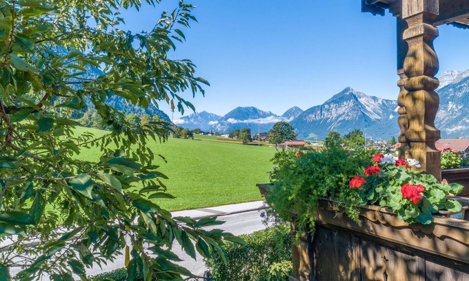 Reith im Alpbachtal Apartment | Cosy group accommodation by the ski slope
