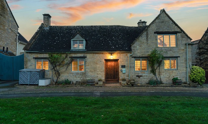 Willersey Cottage | Cosy holiday cottage in the Cotswolds - Rex Cottage