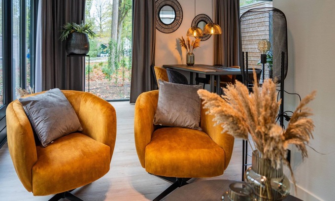 Zon en Schild House | Cosy holiday home in Soesterberg with hot tub