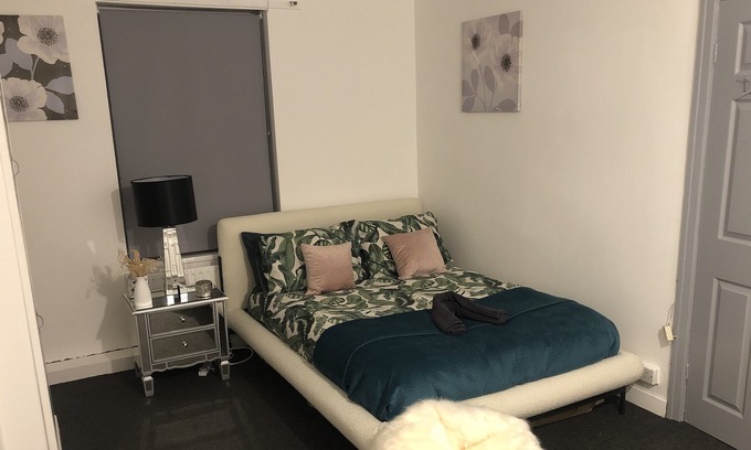 Sheffield House | Cosy Keppel House