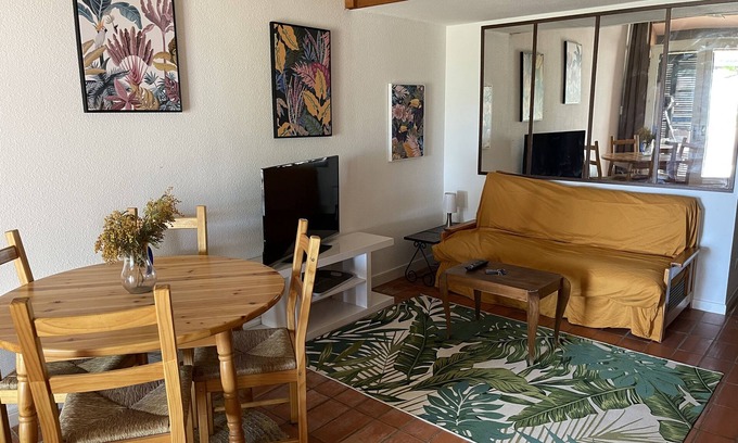 Fitou House | Cosy little house by the lake