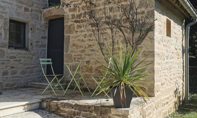 Laives House | Cosy little nest in the heart of a small Burgundy village