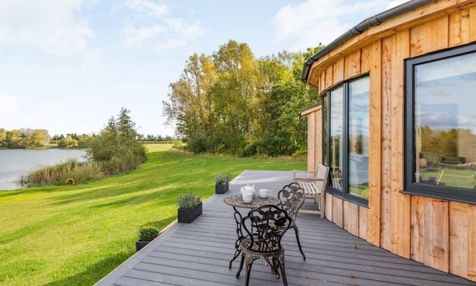 Newark Cabin | Cosy Luxury Lakeside Lodge, surrounded by amazing views and countryside.