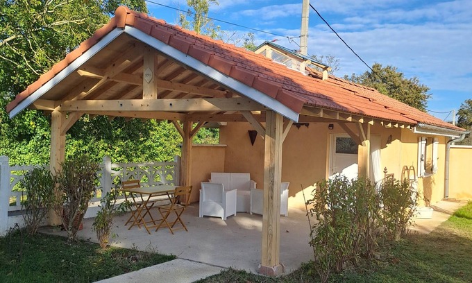 Saint-Paul-de-Varax House | Cosy Maisonette