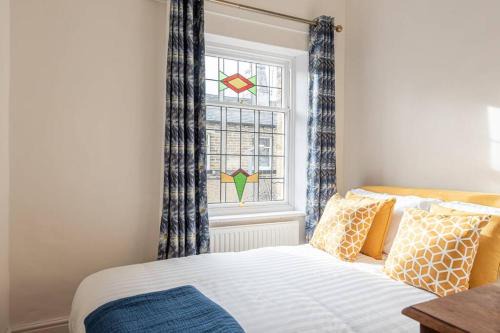 Shipley Apartment | Cosy Mill Workers Cottage Heritage Saltaire