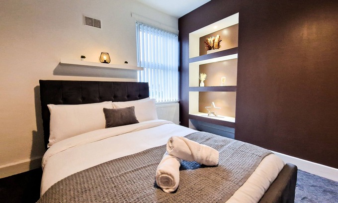 Liverpool Apartment | Cosy modern 1 bedroom apartment, close to stadiums and city centre