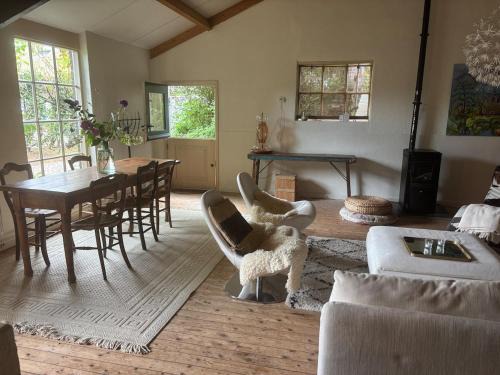 Neerijnen Apartment | Cosy