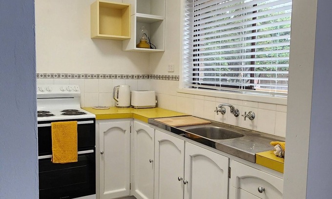 Wendouree Apartment | Cosy Nook close to Mars & Selkirk Stadiums, Lake Wendouree, medical & shopping