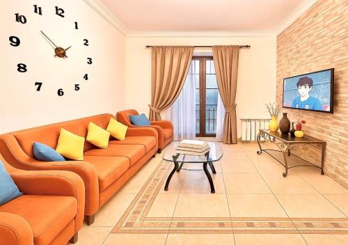 Kentron Apartment | Cosy One bedroom Appartment with open balcony terrace, near Opera, Tumanyan & Pushkin streets, Self Check in, city centre, Yerevan