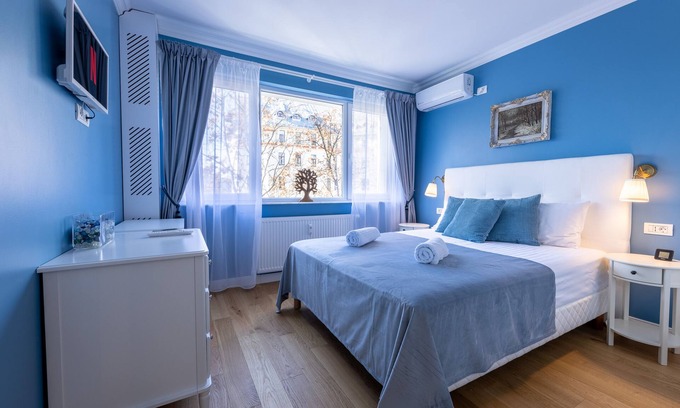 Bucharest City-Centre Apartment | Cosy & Quiet Luxury Apartment - Unirii Square - Old Town - Adela Accommodation