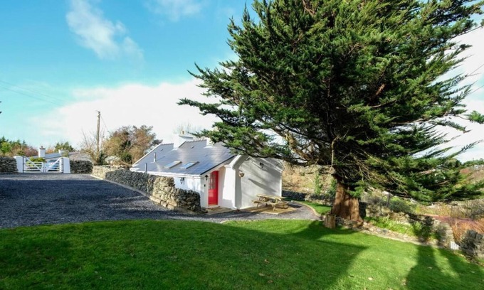 Westport Cottage | Cosy renovated cottage at the foot of Croagh Patrick with stunning surroundings