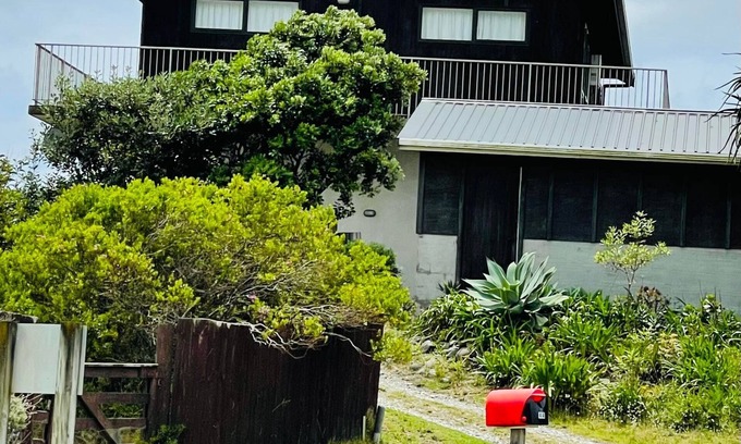 Te Akau Apartment | Cosy retreat overlooking the dune sanctuary
