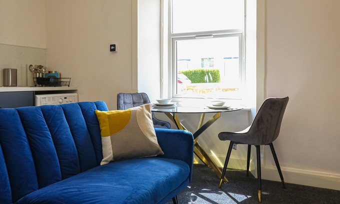Seamill Apartment | Cosy seaside 1 bedroom apartment