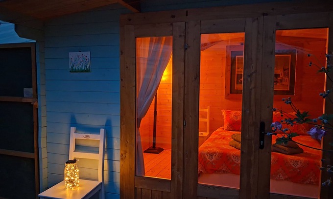 Penarth Cabin | Cosy semi off grid eco cabin in Penarth, very quiet location.