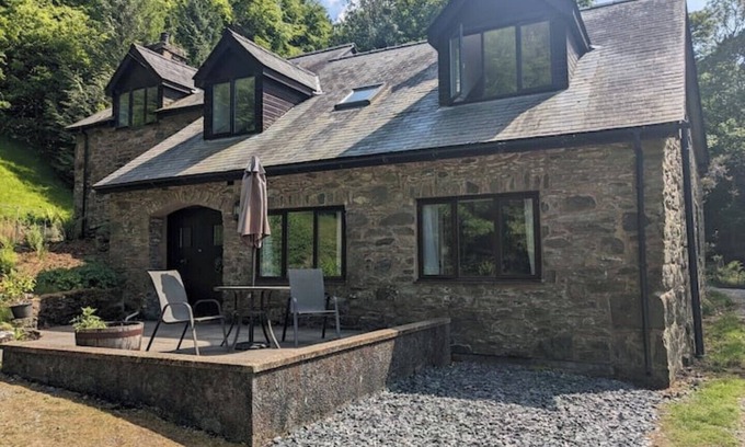 Mawddwy Cottage | Cosy Snowdonia annexe - secluded with beautiful views