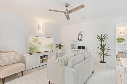 Cairns North Apartment | Cosy Stay near Cairns Esplanade