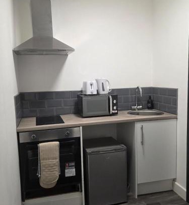 Wolverhampton Apartment | Cosy Studio City Centre